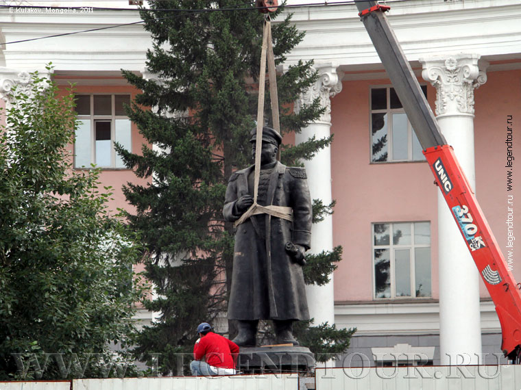 Фотография. Памятник маршалу X. Чойбалсану (скульптор С. Чоймбол). Памятник после реставрации. (Фото Е.Кулаков, 2017 год)