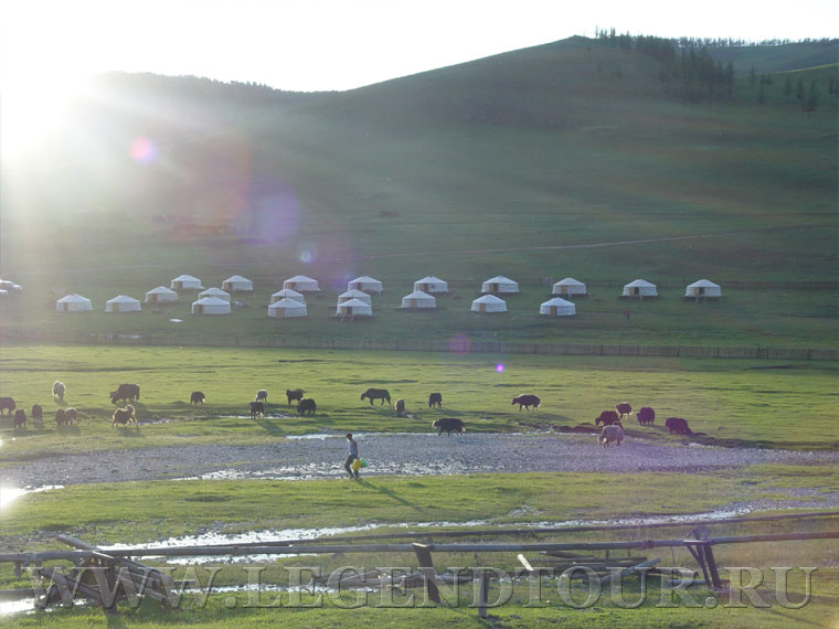 Фотография. Горячие источники Цэнхер. Архангай аймак. Монголия.