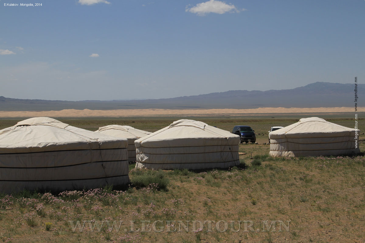 Photo. Gobi Anar Ger camp. Khongor sand dune. South Gobi. Mongolia.