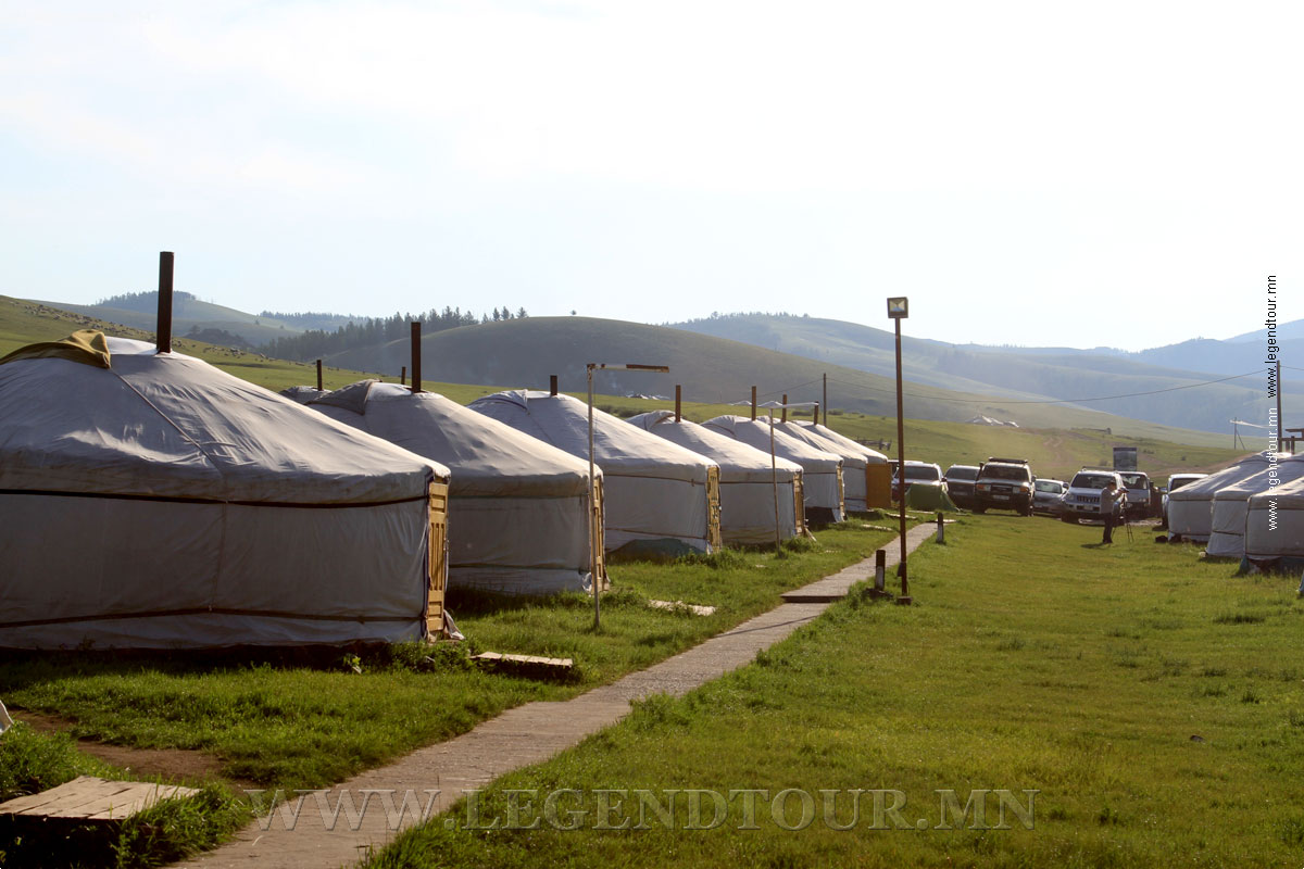 Фотография. Туристическая база Shiveet Mankhan. Горячие источники Цэнхер. Архангайский аймак Монголии.
