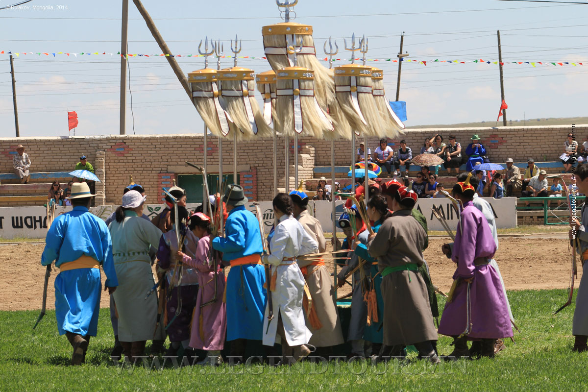 Фотография. Фестиваль Наадам. Июль 2014 года. Город Сайншанд. Восточно-Гобийский (Дорноговь) аймак Монголии.