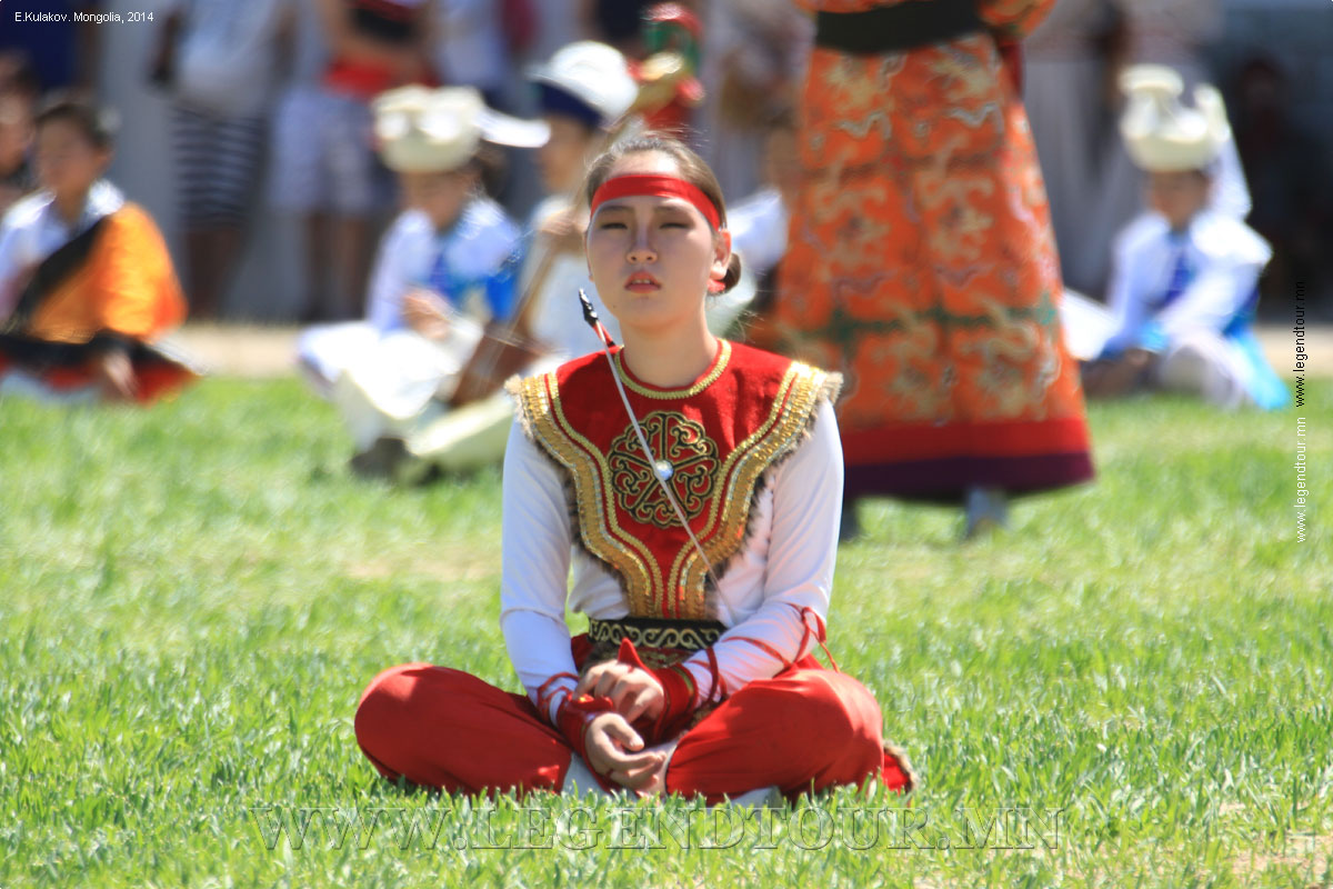 Фотография. Фестиваль Наадам. Июль 2014 года. Город Сайншанда. Восточно-Гобийский (Дорноговь) аймак Монголии.