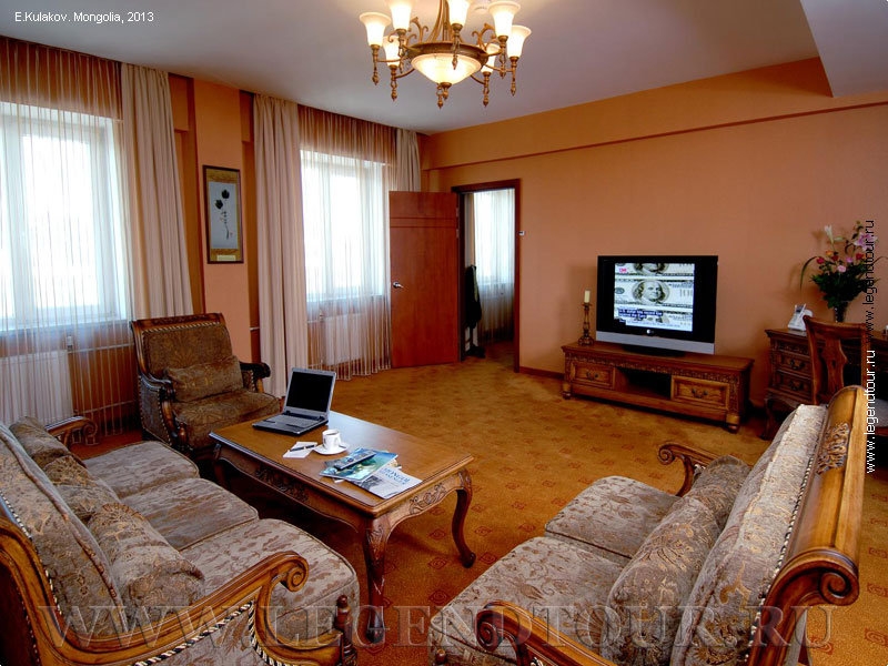 Фотография. Executive Suite. Гостиница Кемпински Хан Пэлэс 4*. Kempincki hotel Khan Palace. Улан-Батор. Монголия.