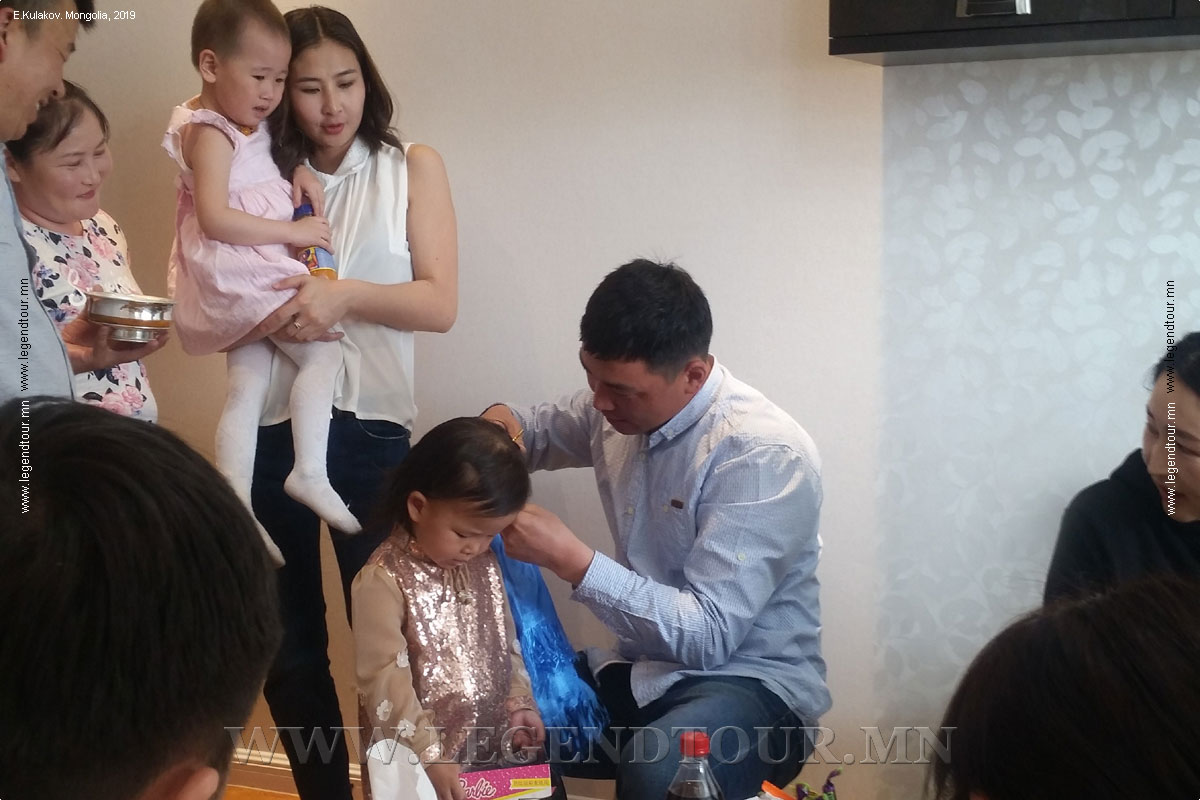 Фотография. Первая стрижка волос у детей. Обычаи и традиции Монголов.