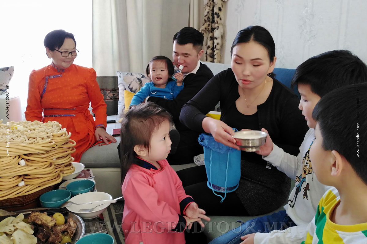 Фотография. Первая стрижка волос у детей. Обычаи и традиции Монголов.
