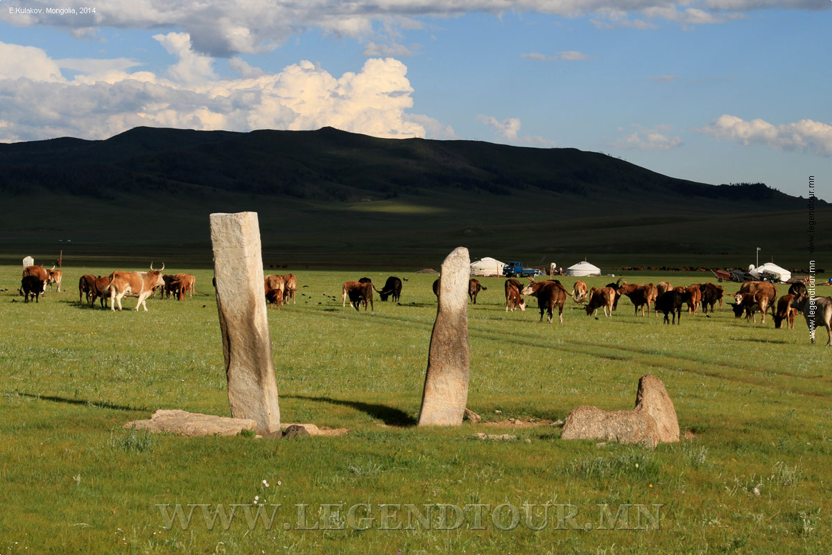Фотография. Оленные камни. Хентий аймак Монголии.