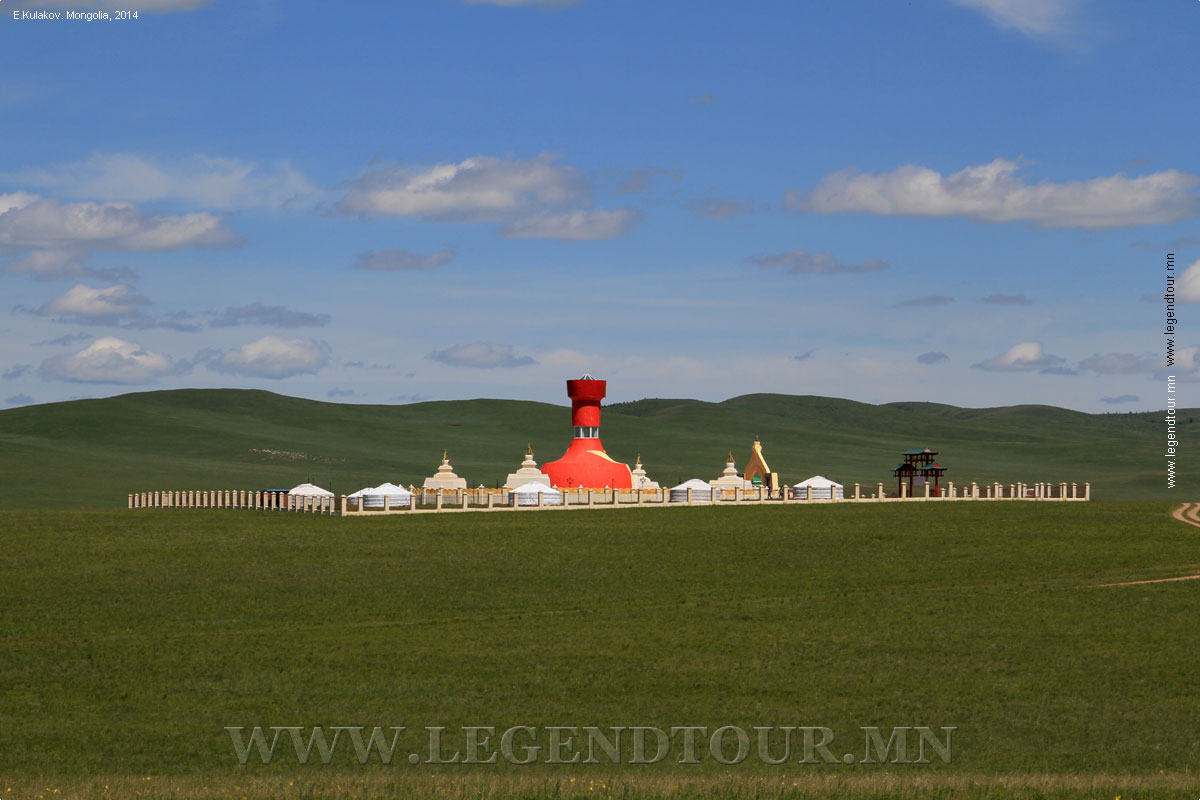 Фотография. Дворец почитания Великих ханш Монголии. Хентий аймак Монголии.