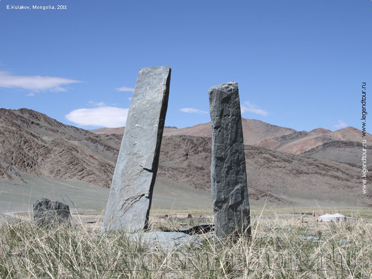 Фотография. Оленные камни. Ховд аймак (Кобдский аймак). Западная Монголия. 2011 год.