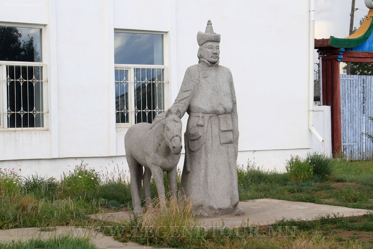 Фотография. Мурэн. Краеведческий музей Хувсгол аймака Монголии.