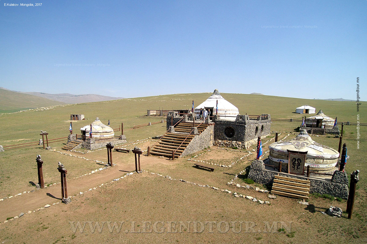 Фотография. Лагерь воинов (почтовая станция). Национальный парк 13 век. Монголия. Дрон Yuneec Typhoon H.