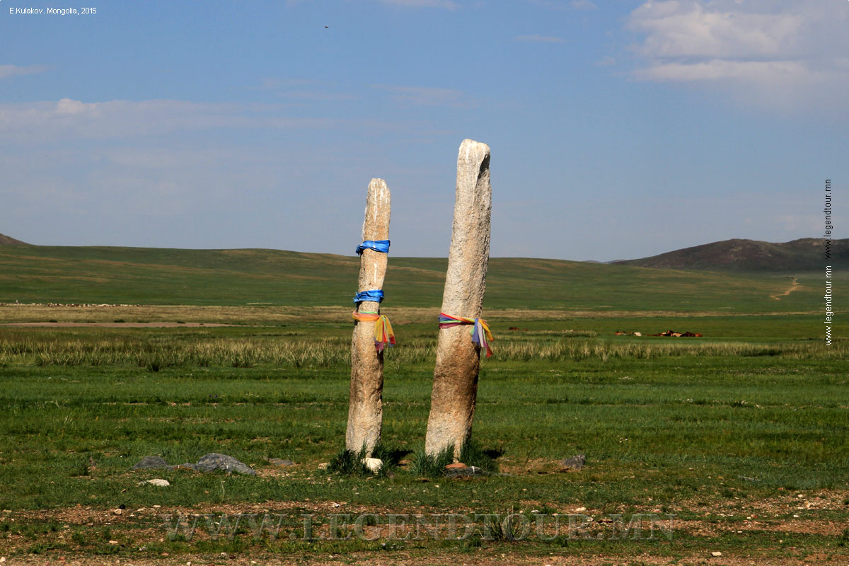 Фотография. Оленные камни. Центральный (Тув) аймак Монголии.