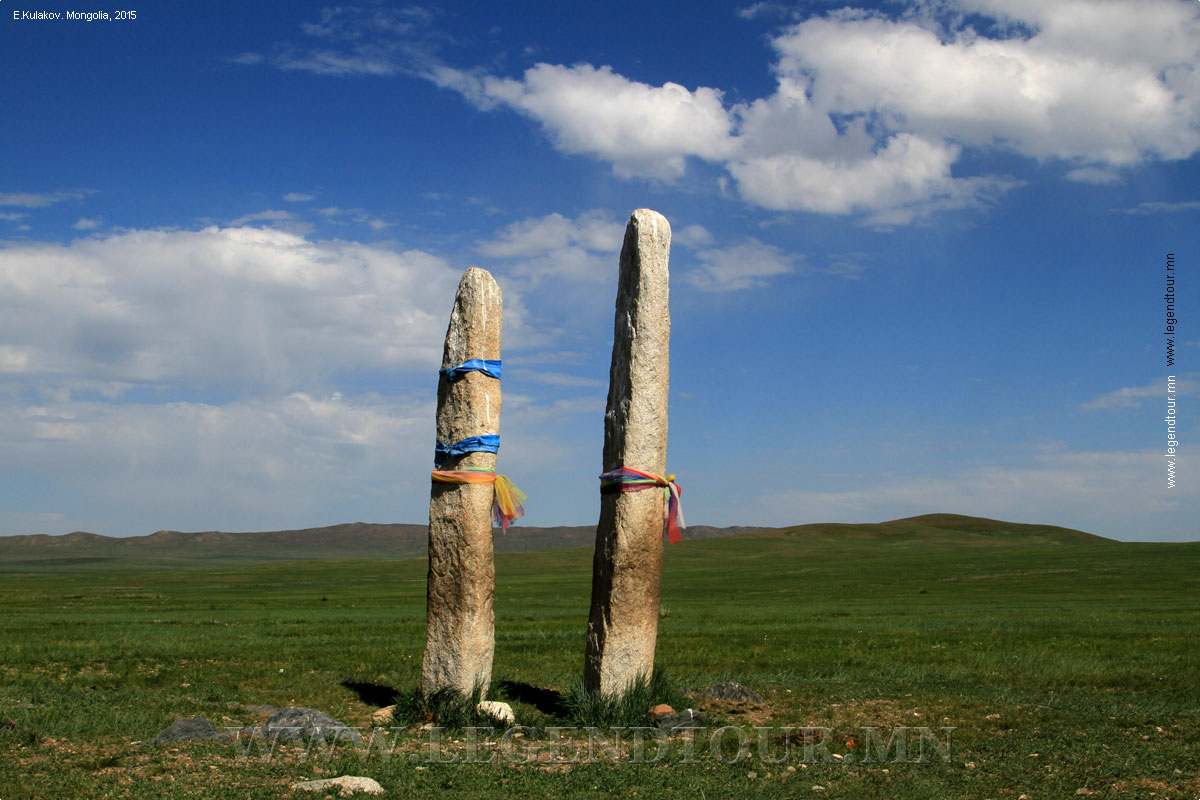 Фотография. Оленные камни. Центральный (Тув) аймак Монголии.