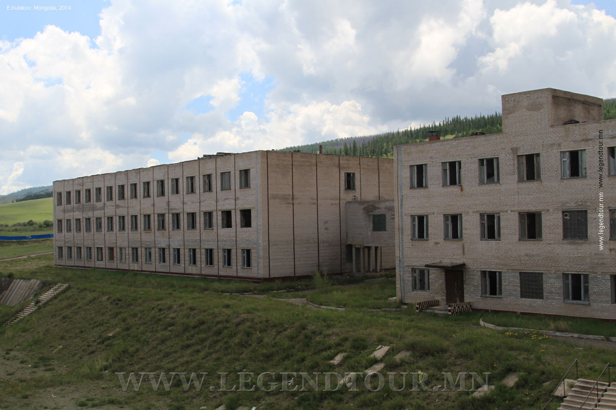 Фотография. Вид на техническое здание из окна казармы. Войсковая часть п.п. 76515. Фото Е.Кулакова. 2014 год.