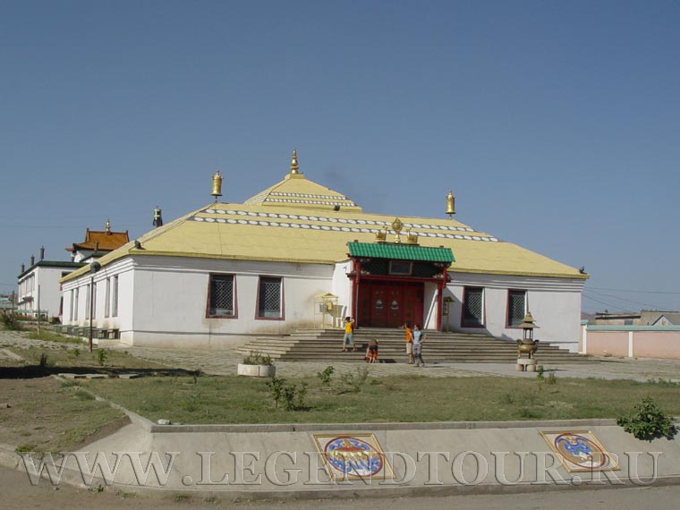 Фотография. Буддийский монастырь Гандантекчинлинг (Гандан). Улан-Батор. Монголия.