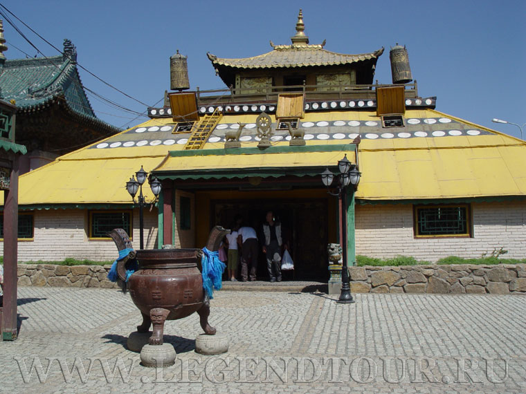 Фотография. Гандан. Буддийский монастырь Гандантекчинлинг (Гандан). Улан-Батор.