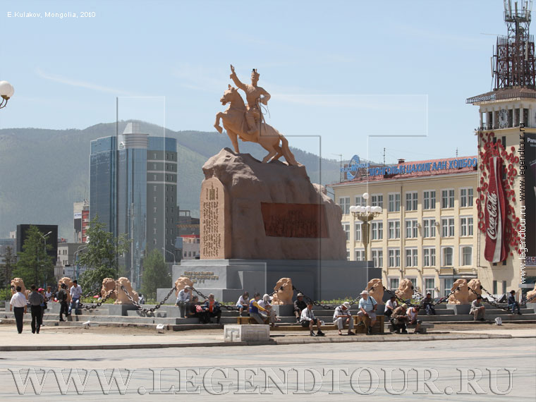 Фотография. Памятник Сухэ-Батору. Е.Кулаков, 2010 год