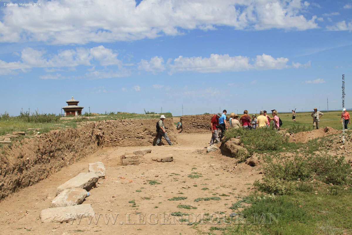 Фотография. Раскопки древней столицы Монгольской империи города Каракорум.