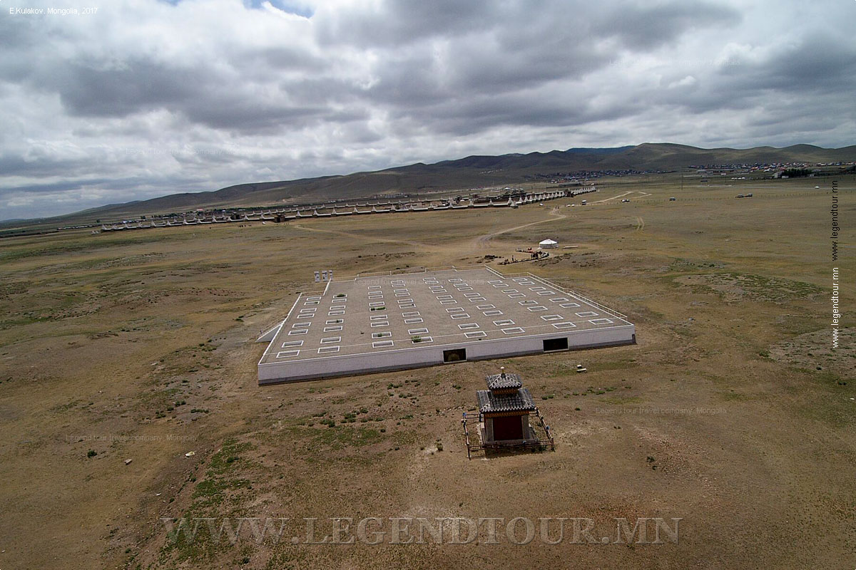 Фотография. Раскопки древней столицы Монгольской империи города Каракорум. Лето 2015 года.